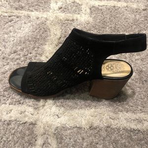 Vince Camino black sandal with chunky heel size 8.5 great condition